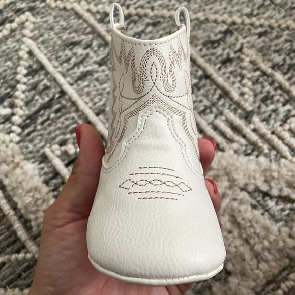 NWOT White Baby Cowgirl Boots - Picture 2 of 5